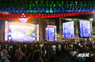 Torres de som e imagem contribuíram para que milhares de jequieenses e turistas pudessem assistir aos shows do São João de Jequié